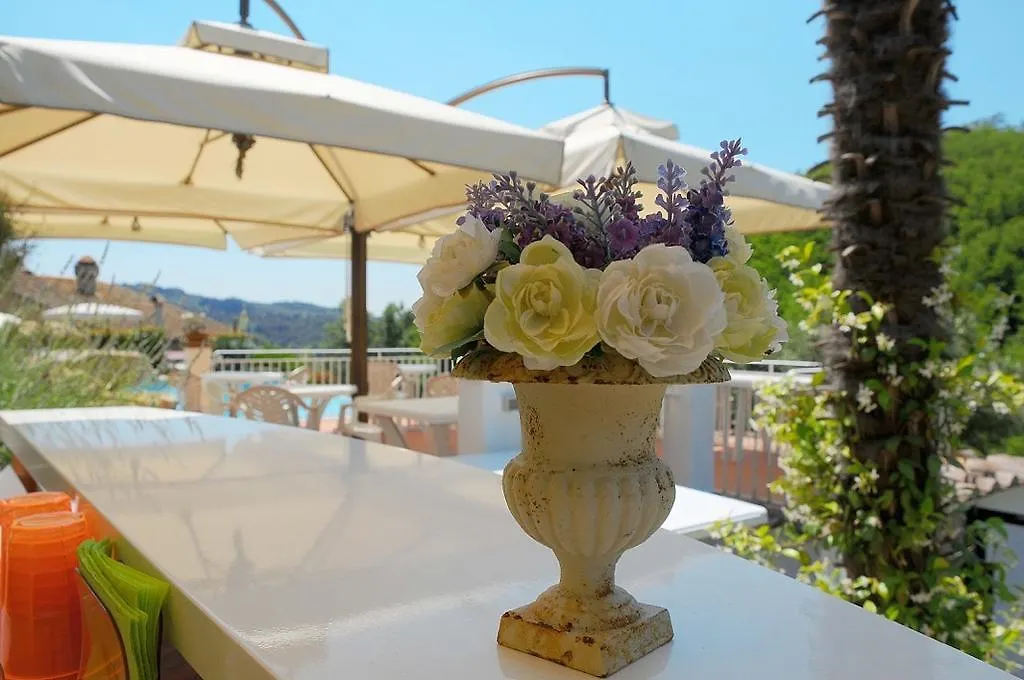 Le Forri Agriturismo E B&B 皮斯托亚